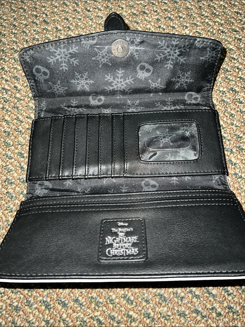 Disney Black and White Floral Buckle Wallet - Picture 3 of 6